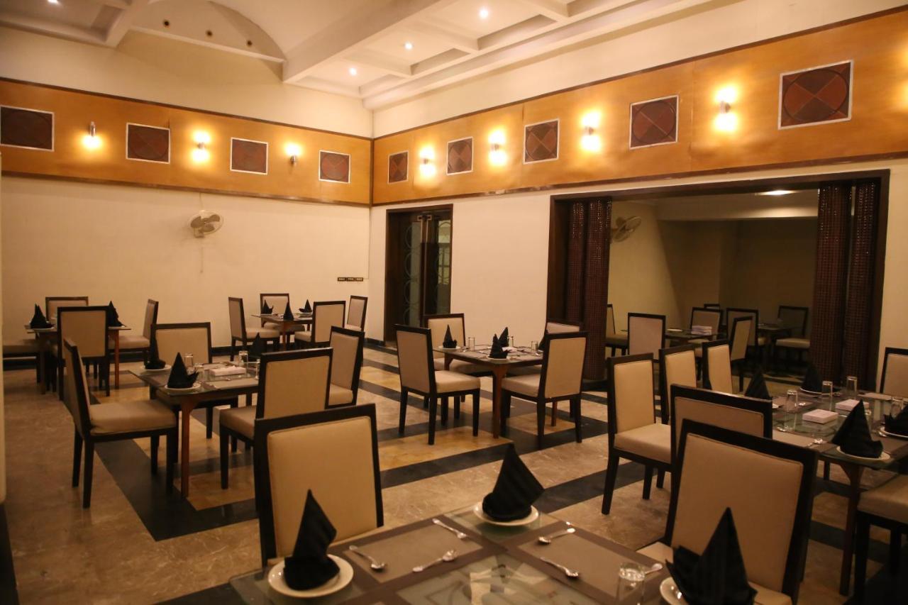 Carlton Tower Hotel Lahore Exterior photo