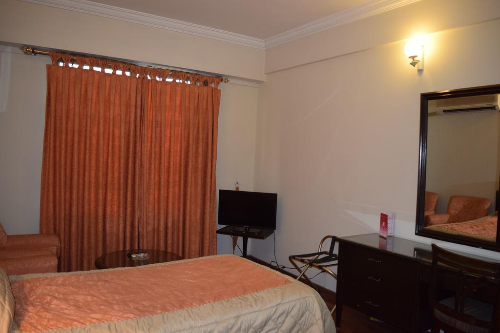 Carlton Tower Hotel Lahore Exterior photo