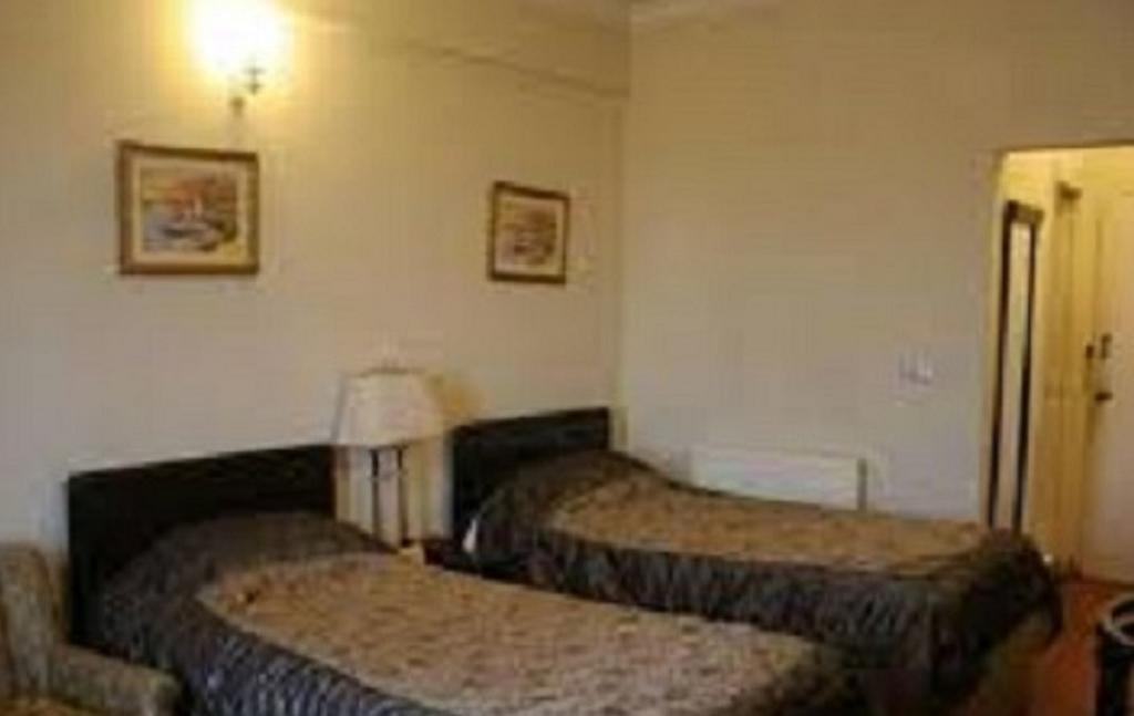Carlton Tower Hotel Lahore Room photo